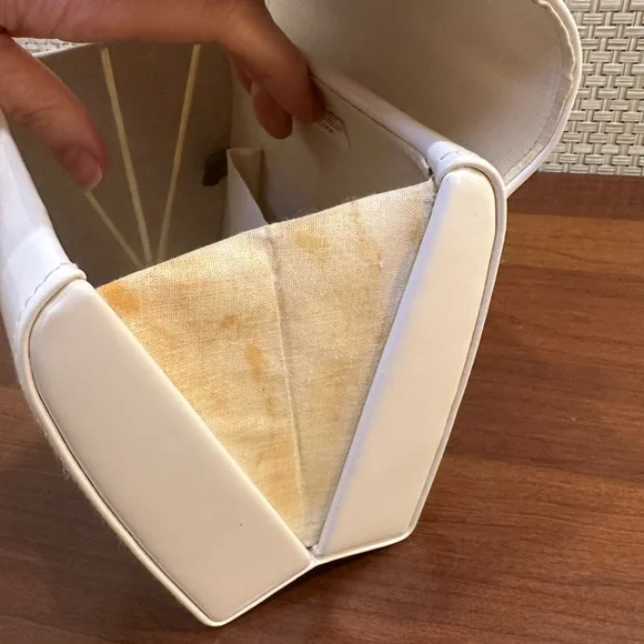 🌟HP🌟VTG 1970s-80s White Vinyl Structured Bag with Acrylic Tortoise Handle Chain - Picture 15 of 16